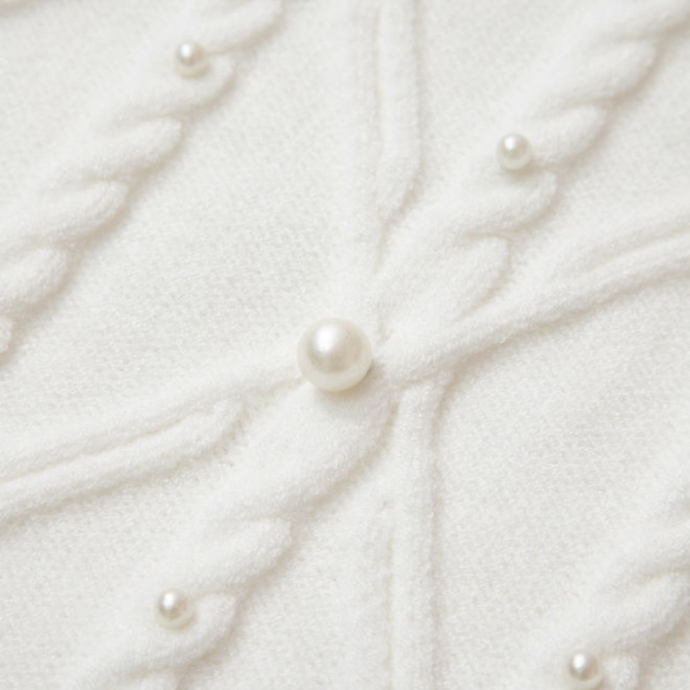Pricilla- Elegant White Sleeveless Pearl Sweater Vest - Picture 6 of 6